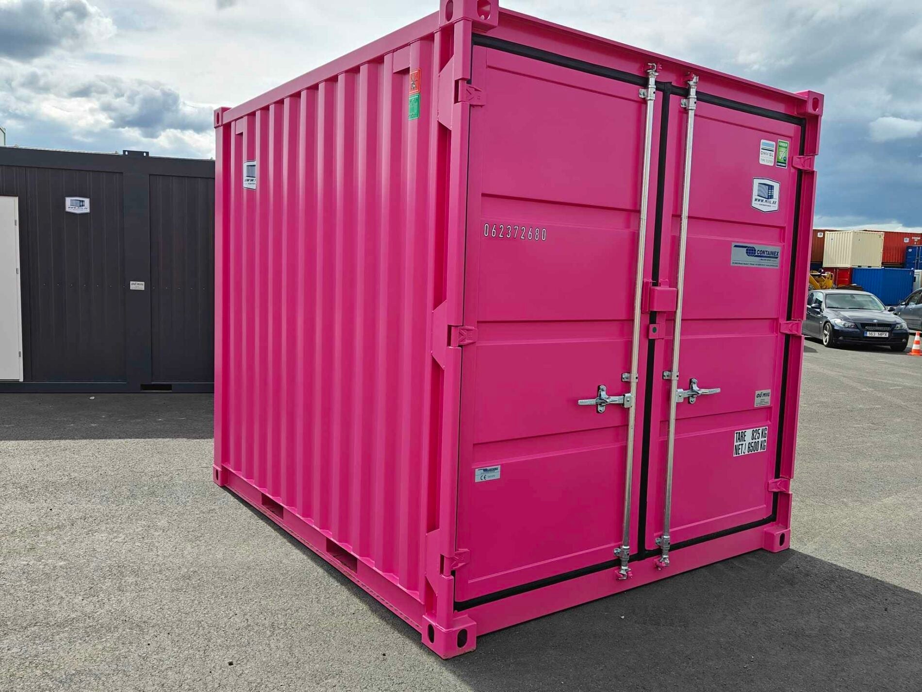 Contenedor usado de 10 pies rosa