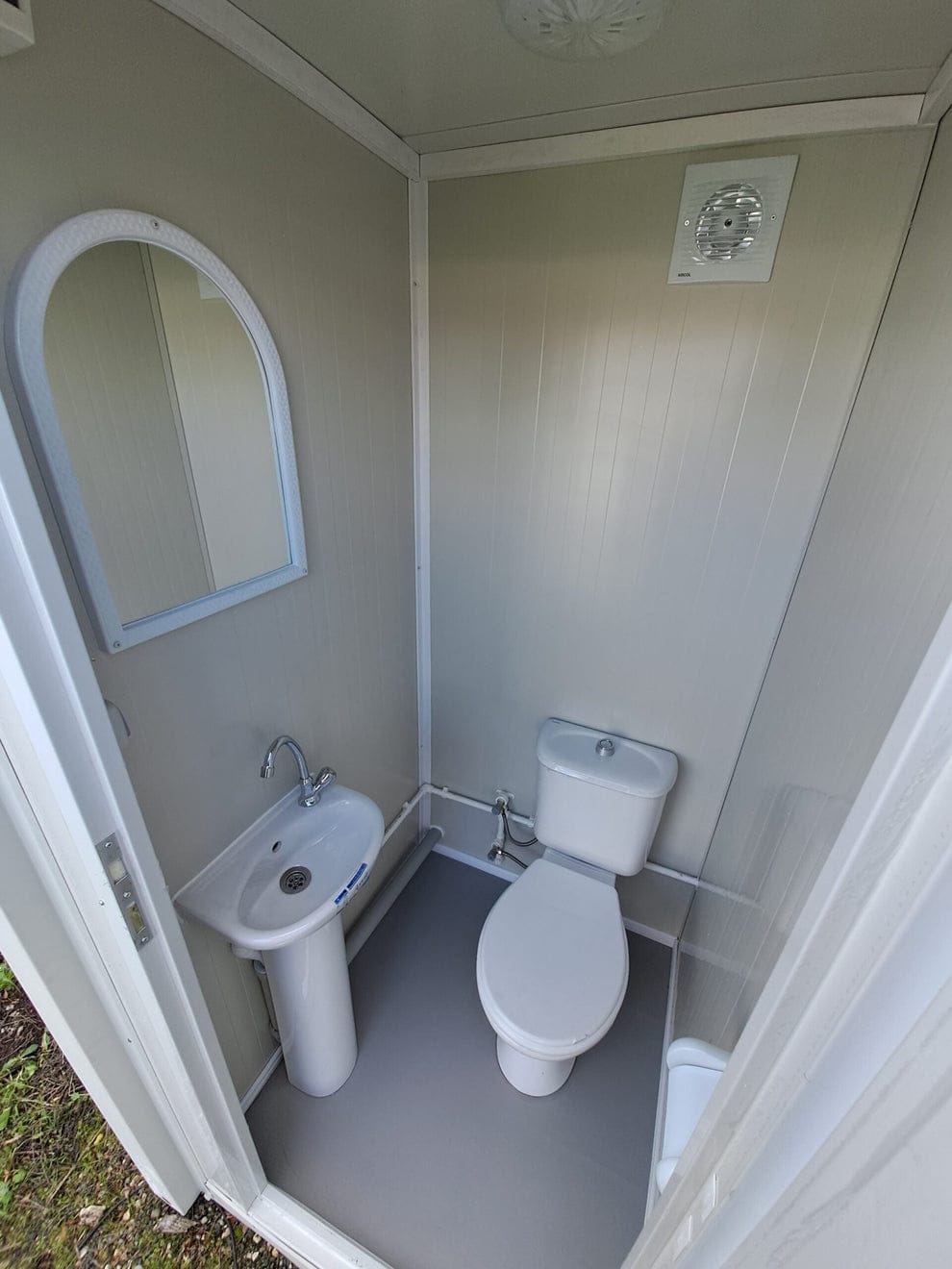 Módulo Sanitario WC + Lavabo + Ducha Conectable