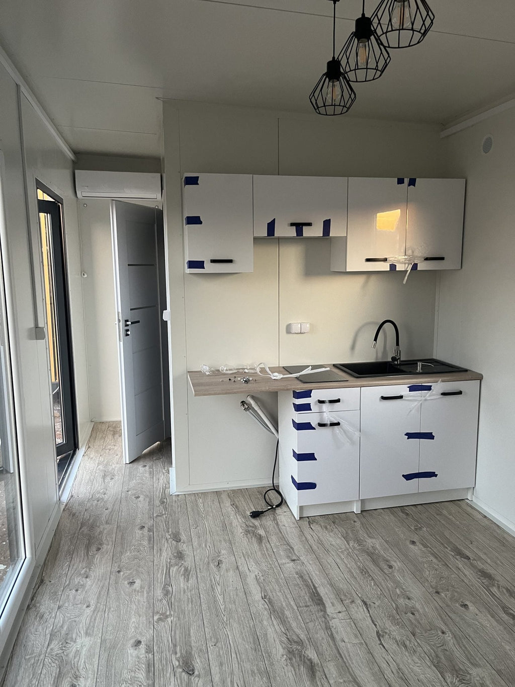 CONTENEDOR HABITABLE 8x3m (24m²)