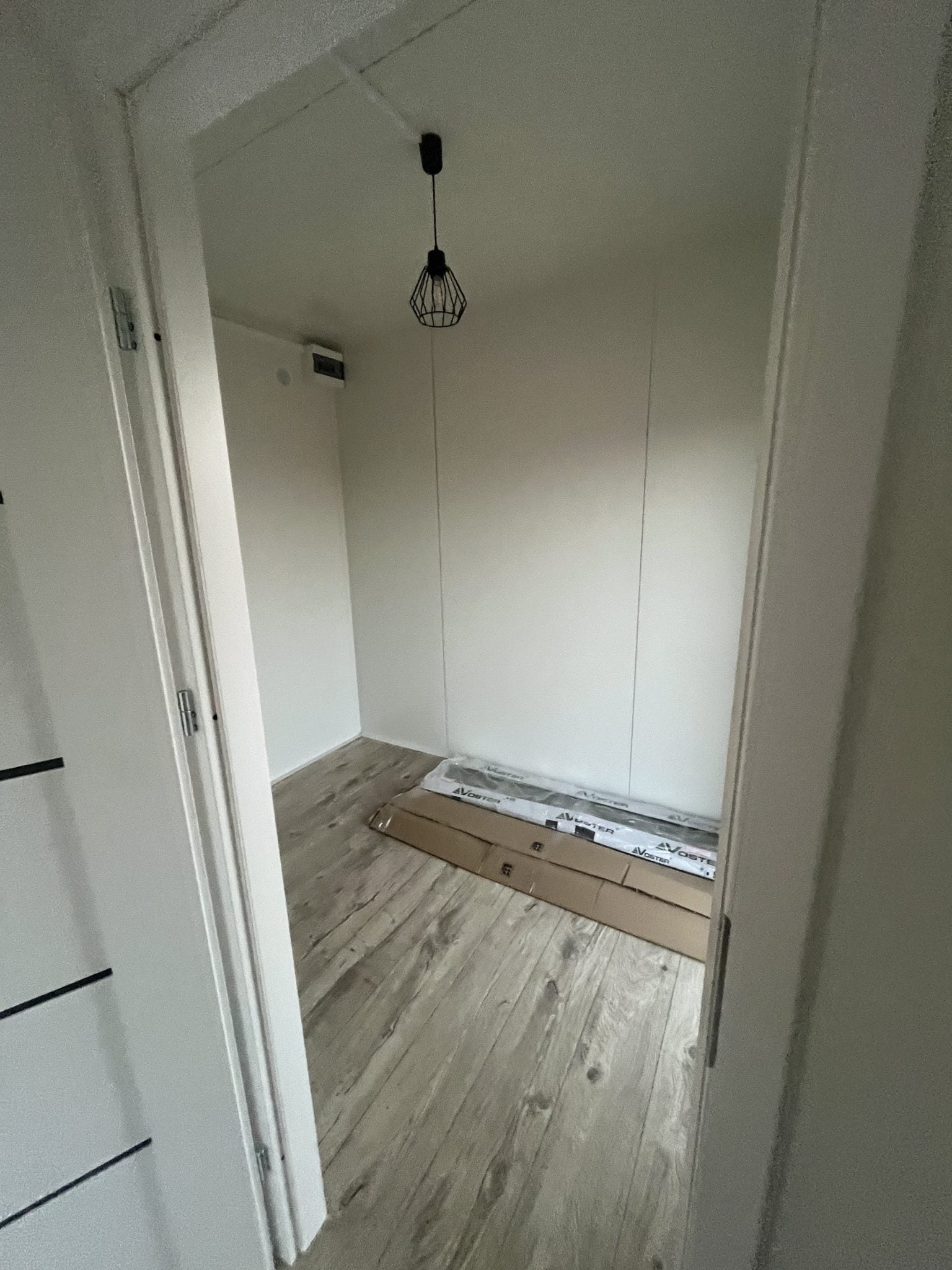 CONTENEDOR HABITABLE 8x3m (24m²)