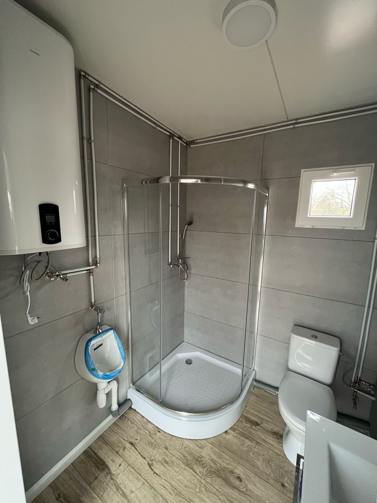 CONTENEDOR HABITABLE 8x3m (24m²)