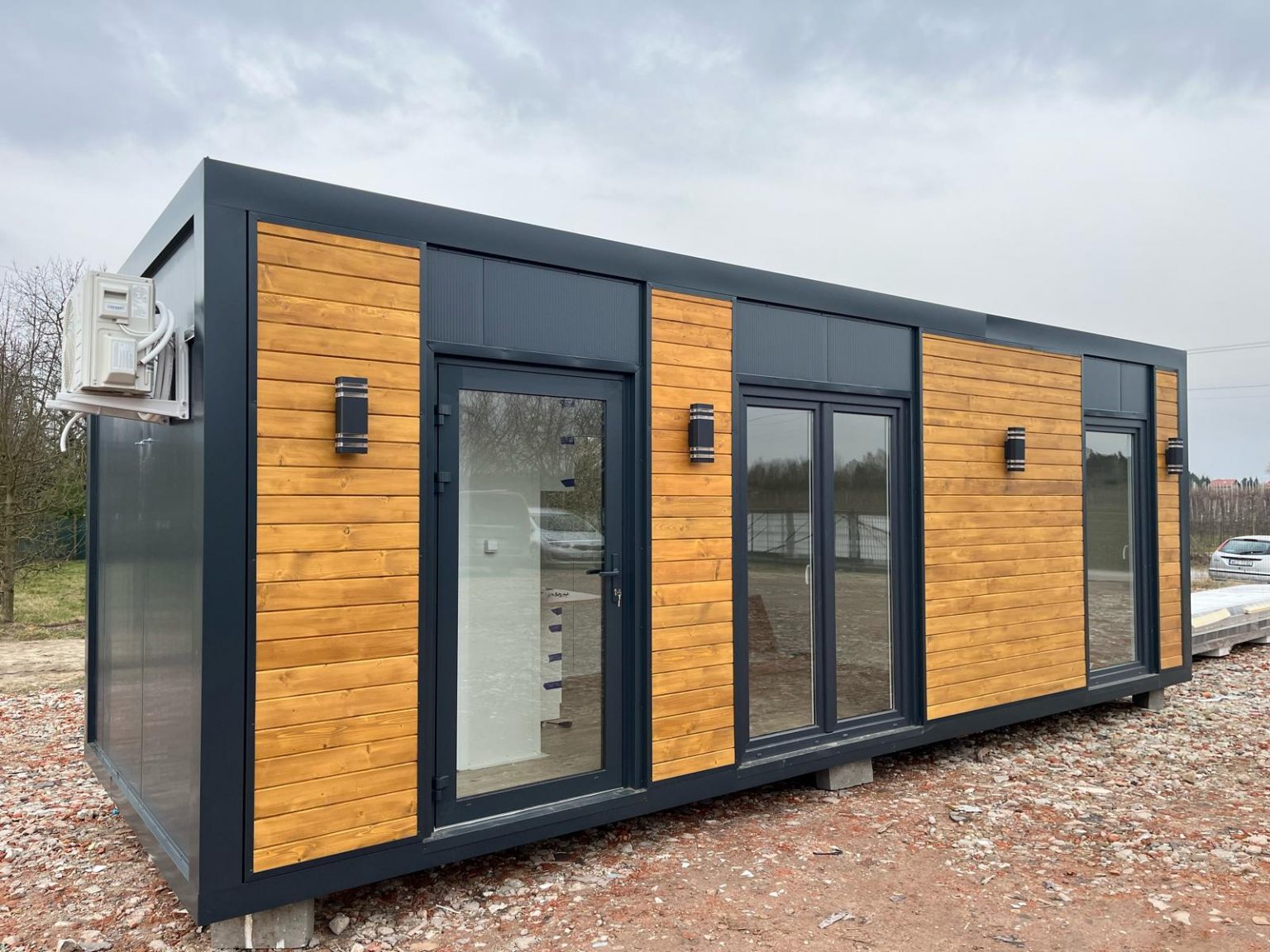 CONTENEDOR HABITABLE 8x3m (24m²)